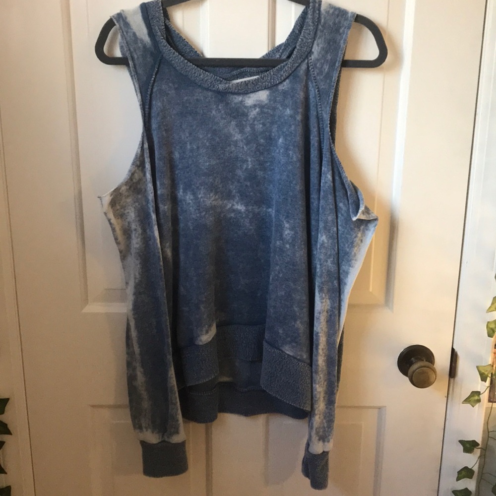 Ocean drive cold shoulder long sleeve top